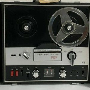 Realistic reel to reel collectible unit